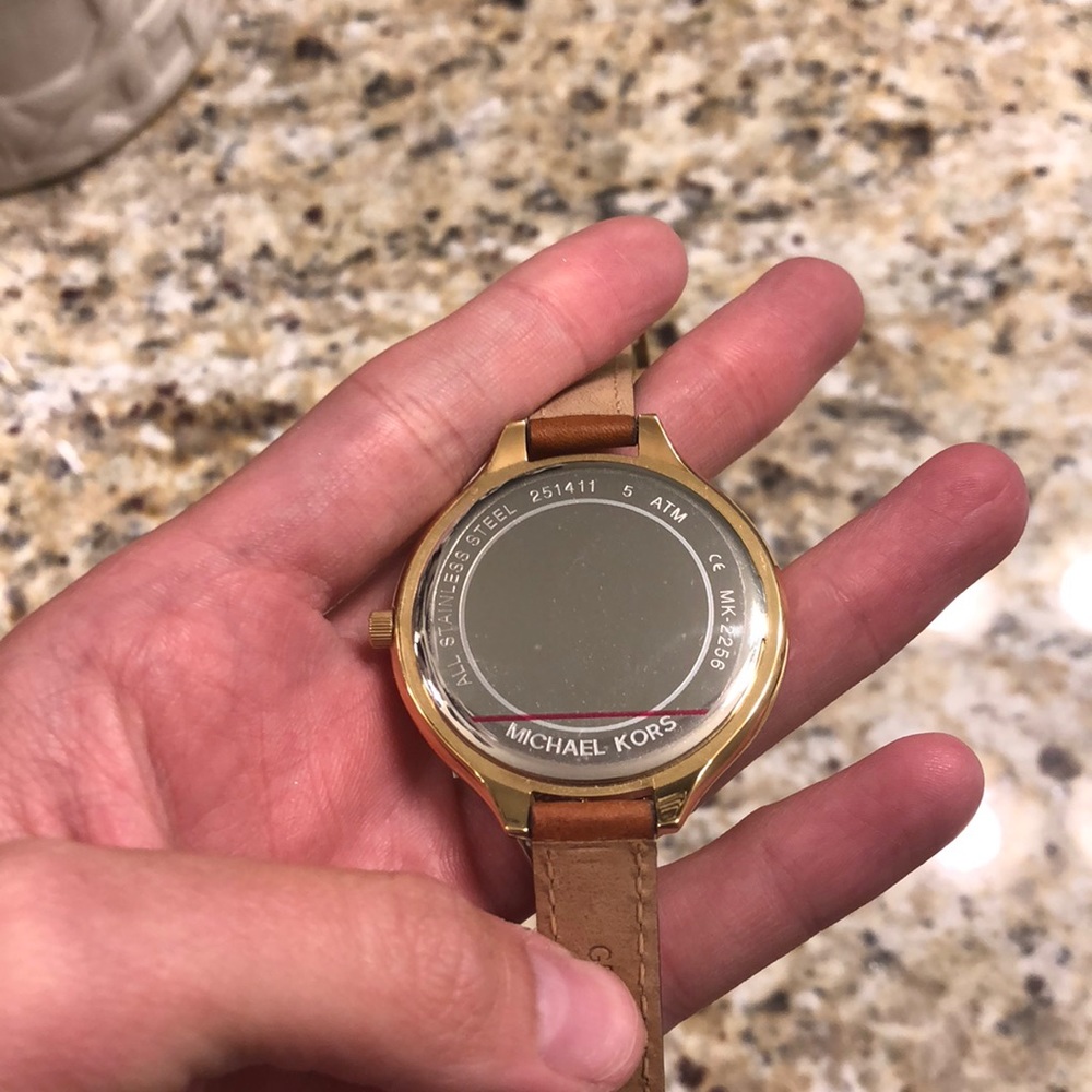 Michael Kors Watch - Picture 4 of 6